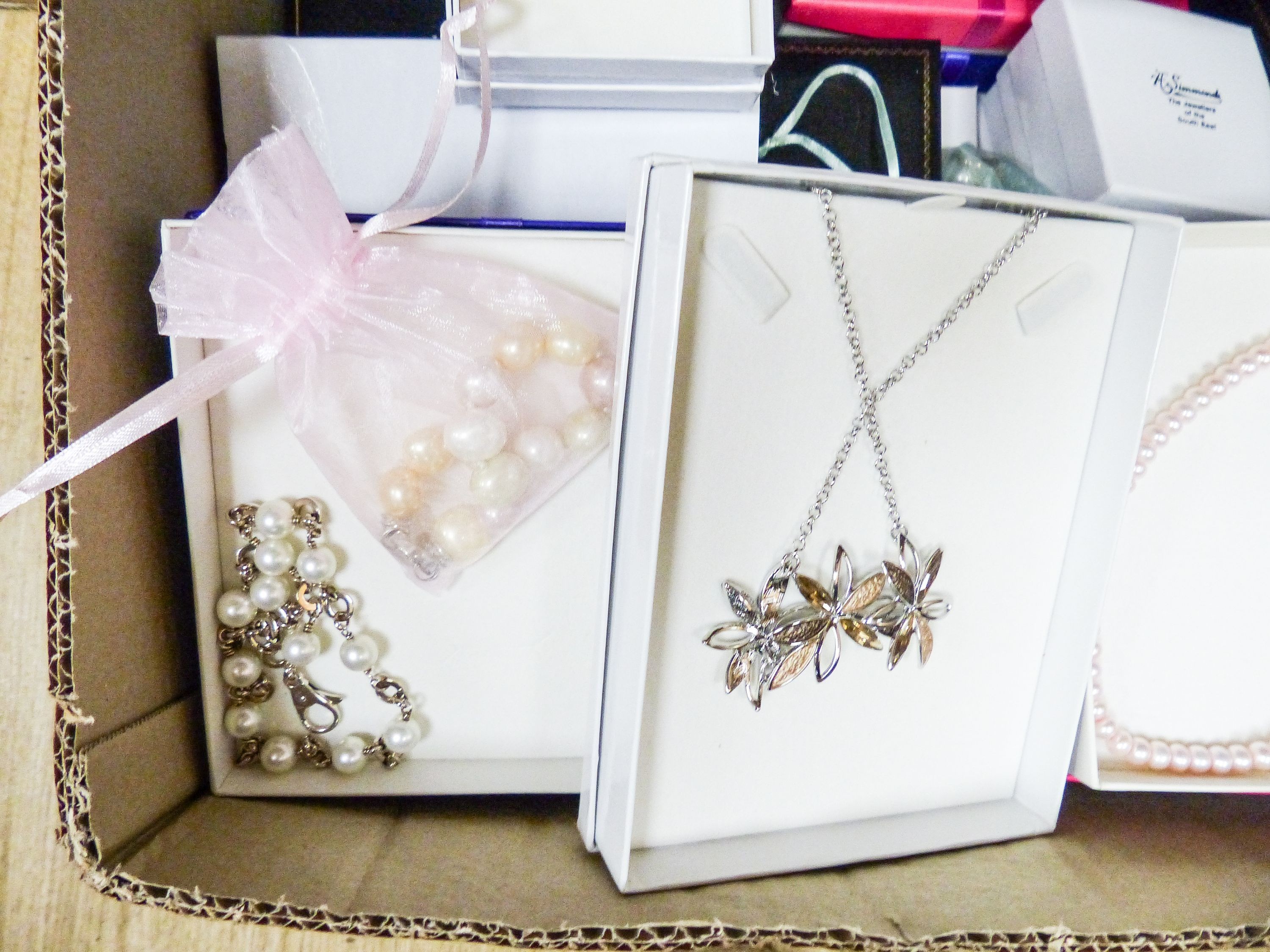 A modern 9ct gold fringe necklace, 38cm, 21.2 grams and a large quantity of mainly boxed modern costume jewellery.